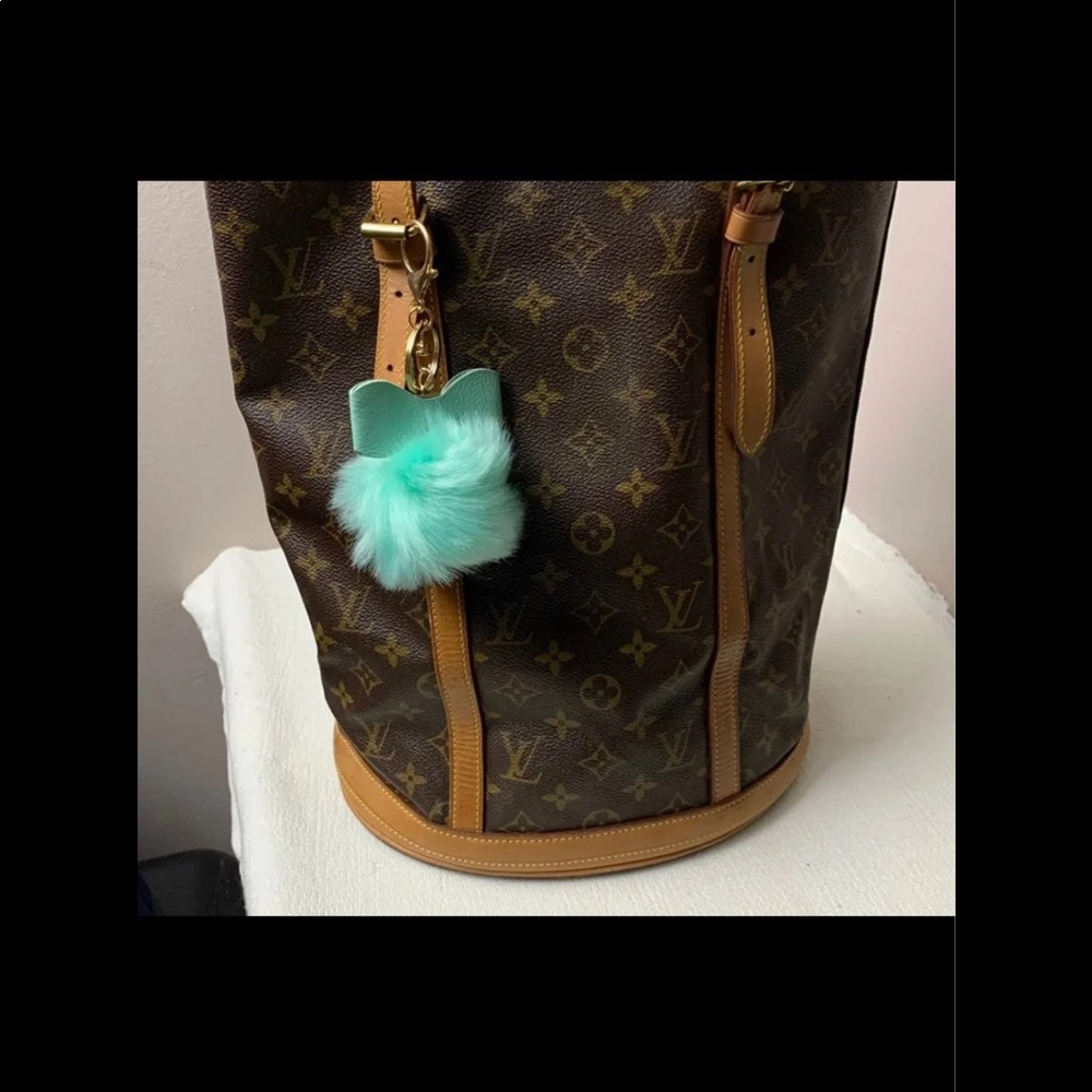 Louis Vuitton mm bucket bag